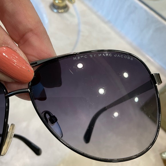 Marc Jacobs Sunglasses Unisex Aviator, Silver and Black, With Case - Picture 7 of 16